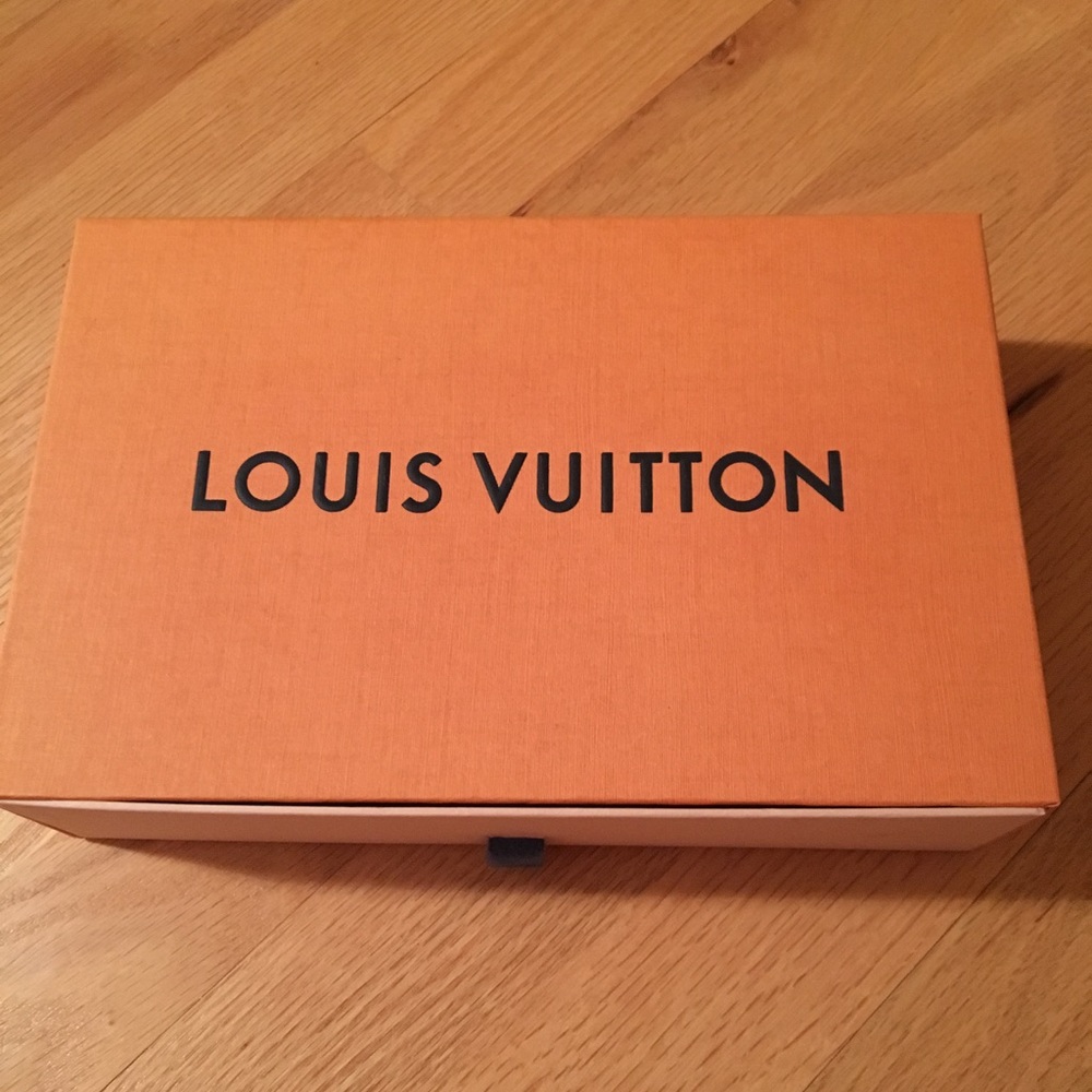 Louis Vuitton Monogram Eye Trunk iPhone 7 Case 🖤 NWT - Picture 2 of 10